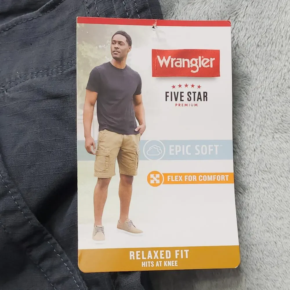 NEW Wrangler Shorts‎ Mens 44 Gray Cargo Relaxed Fit Shorts Epic Soft Ripstop